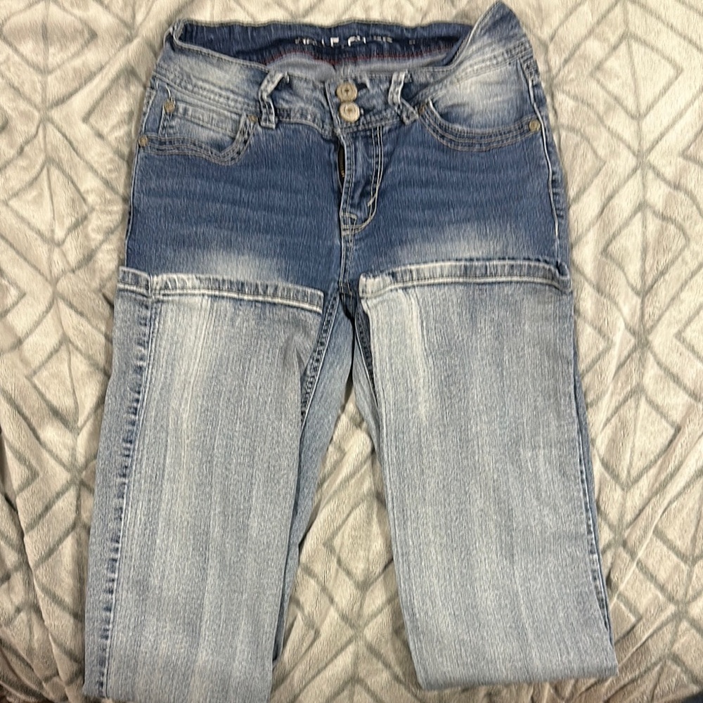 Wallflower Blue Ankle Cropped Jeans with Vintage Fade